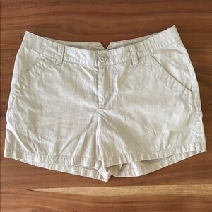Columbia khaki chino shorts outdoor athleisure summer spring basic size 6